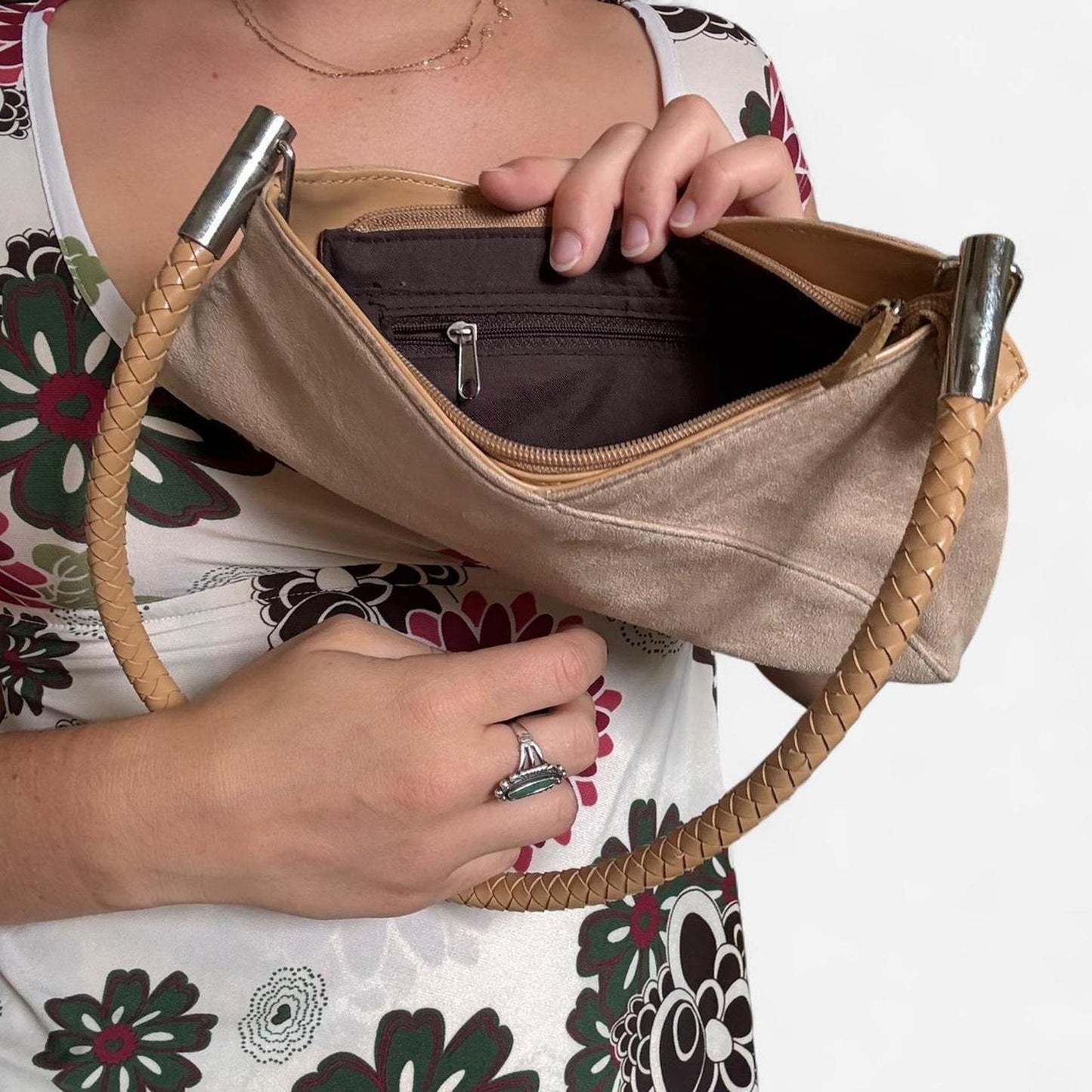 Tan and cream vintage shoulder bag