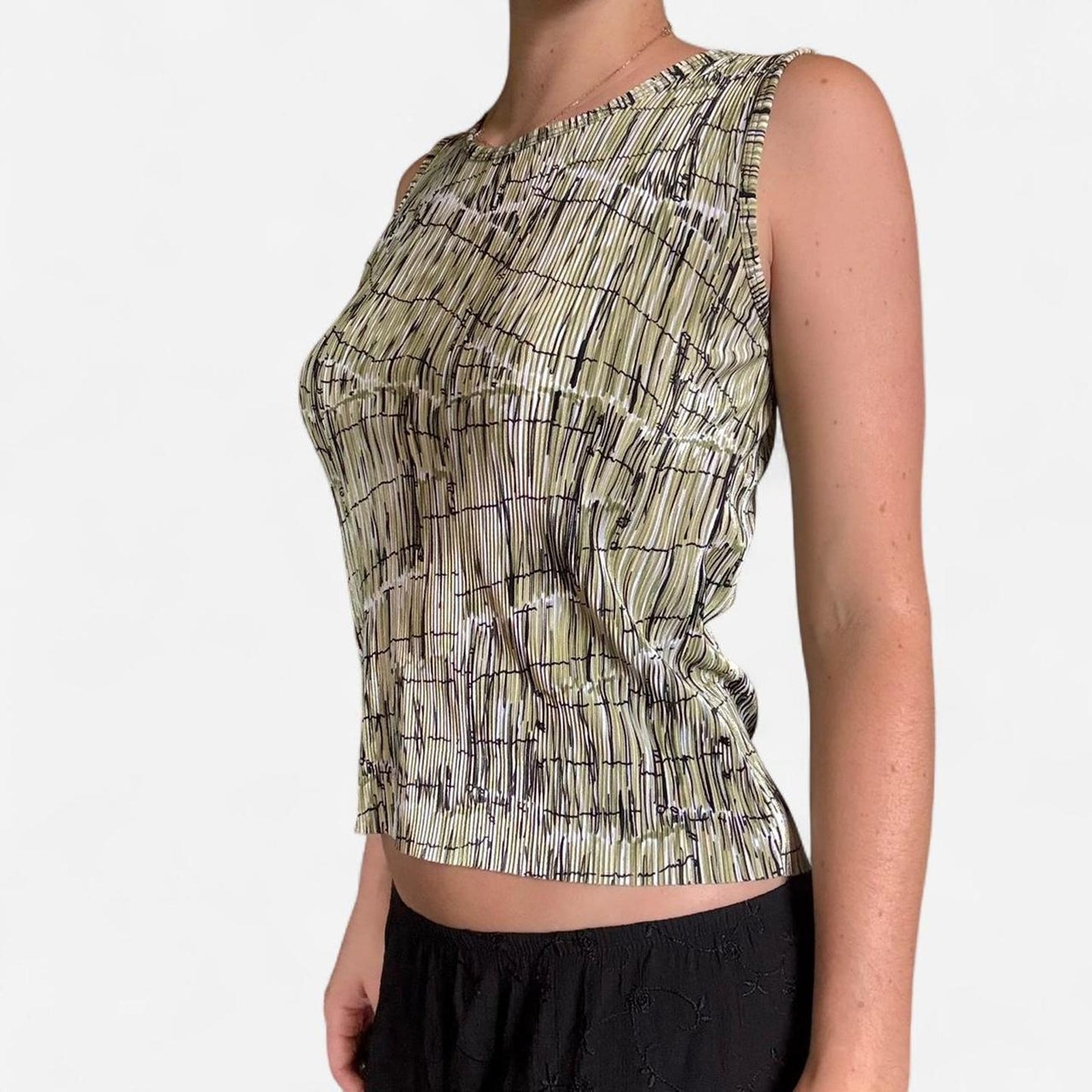Plisse green and black tank top