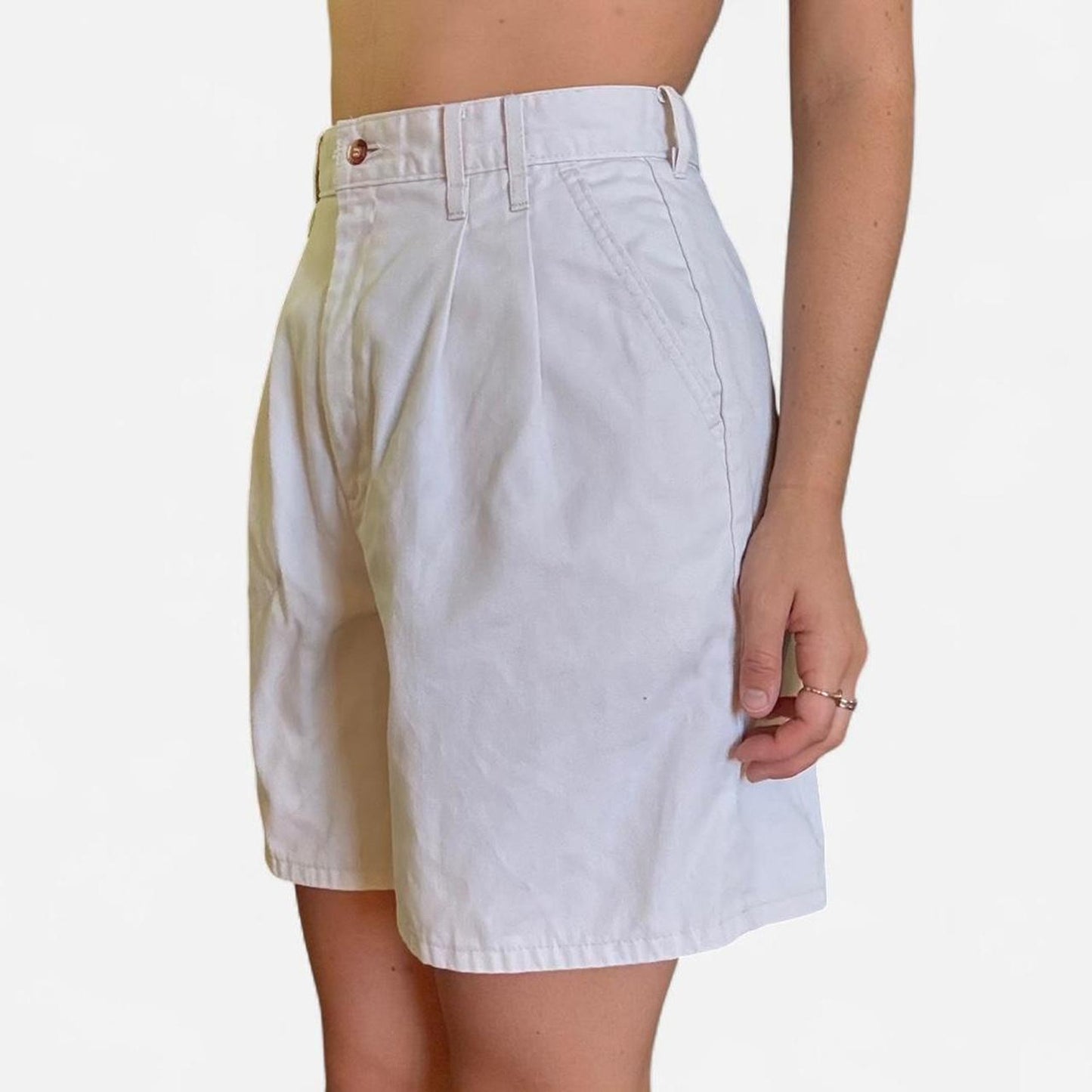 White pleated cotton shorts