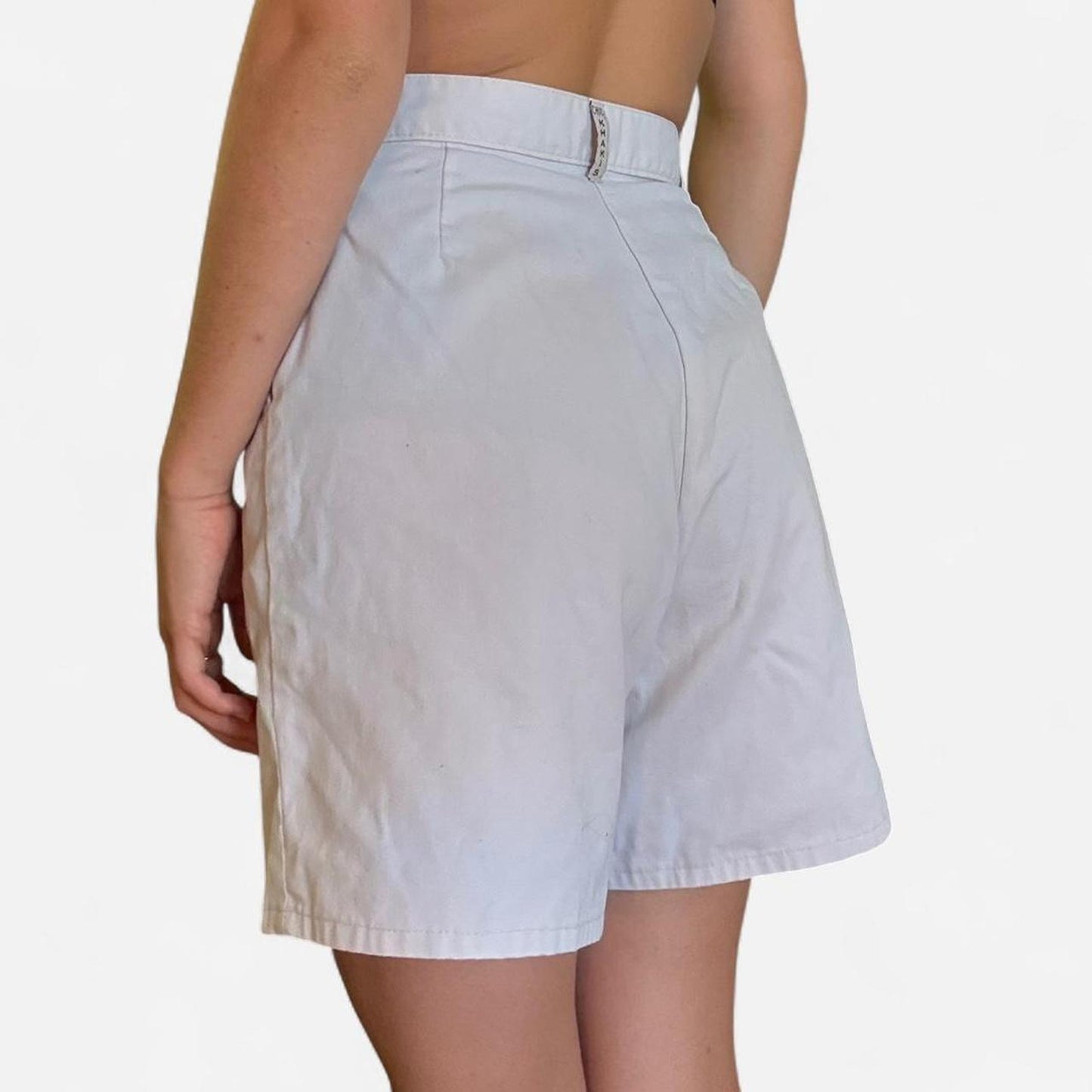 White pleated cotton shorts